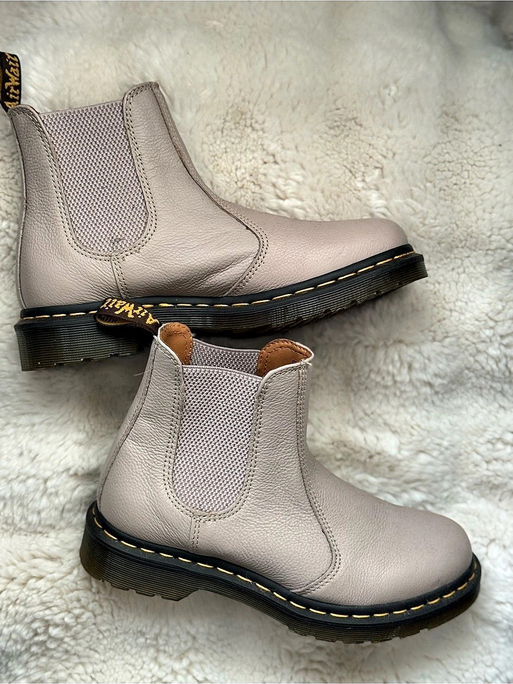 Dr. Martens 2976 Virginia Leather Chelsea Boots Vintage Taupe US 8 NWOT